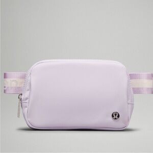 Lululemon Everywhere Belt Bag in Lilac